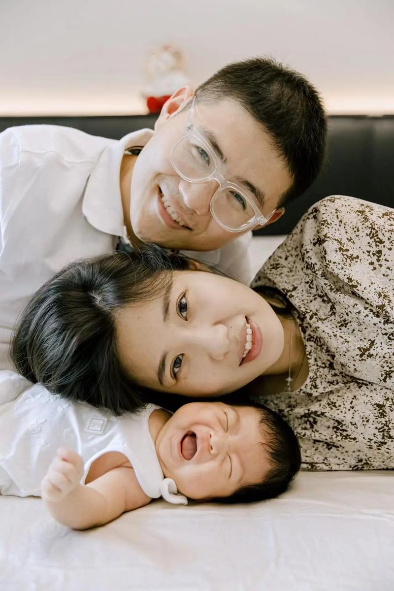 亲亲宝贝·布丁宝贝 专业母婴护理服务，温暖陪伴每一刻